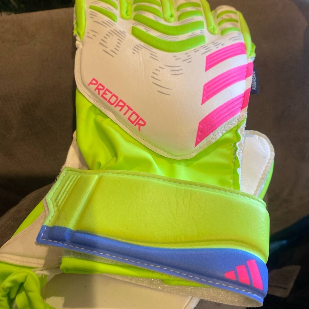 Adidas Predator Neon Goalkeeper Gloves